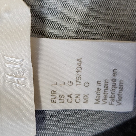 Great cover-up, or little dress. Hawian Floral Print. By H&M. Size large Travel - Picture 6 of 9